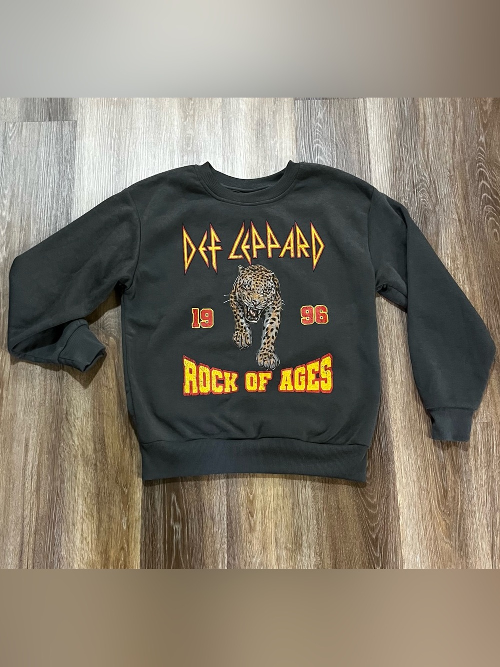 Def Leppard Rock Of Ages Tour Sweatshirt Leopard Graphic Back Print S